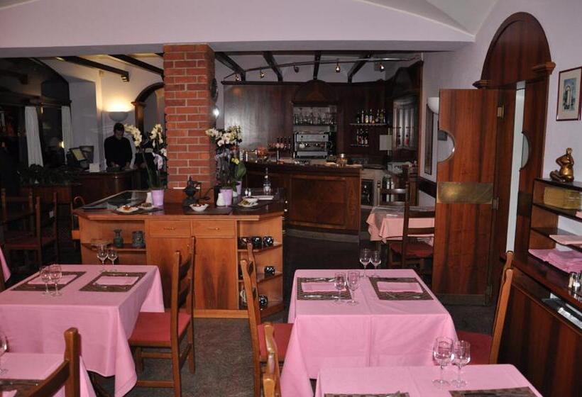 Отель Albergo Ponte Vecchio