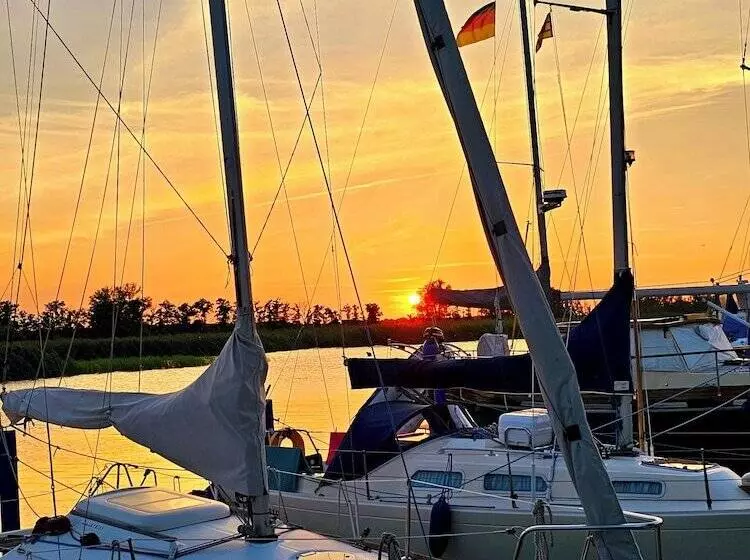 ホテル Am Markt & Brauhaus Stadtkrug