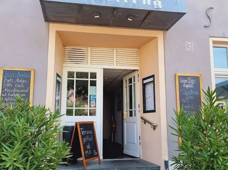 ホテル Am Markt & Brauhaus Stadtkrug