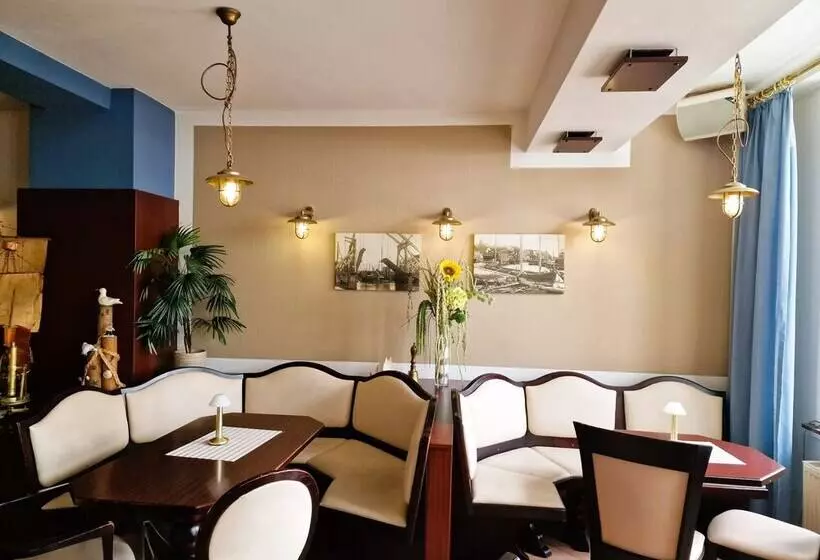 ホテル Am Markt & Brauhaus Stadtkrug