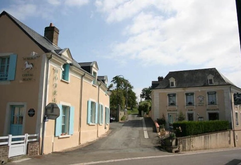 ホテル Auberge Du Cheval Blanc