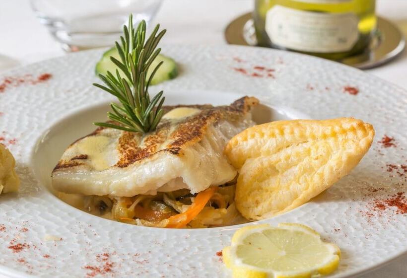 ホテル Auberge Du Cheval Blanc