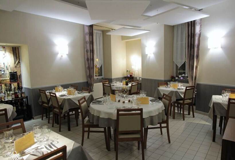 ホテル Auberge Du Cheval Blanc