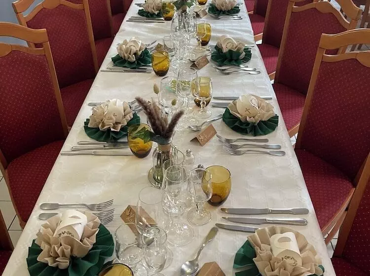 Отель Auberge Du Cheval Blanc