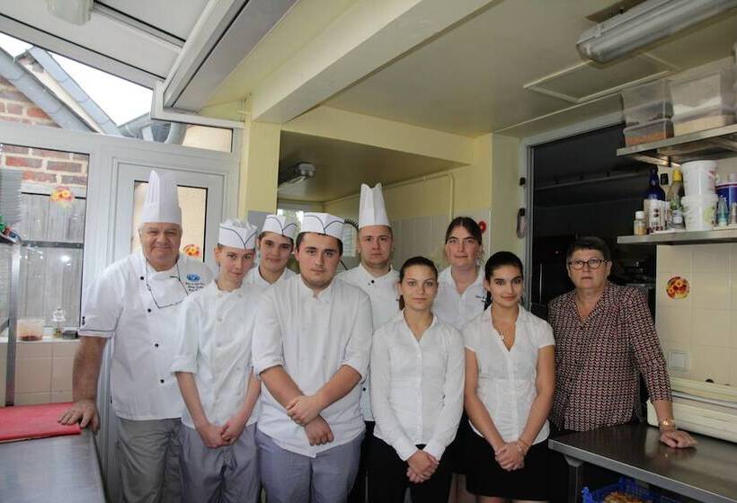 ホテル Auberge Du Cheval Blanc