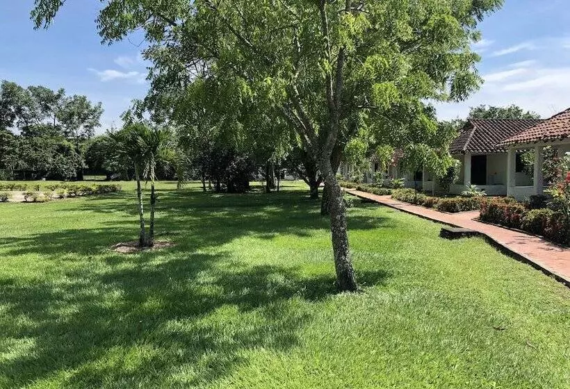 هتل Campestre Arboretto