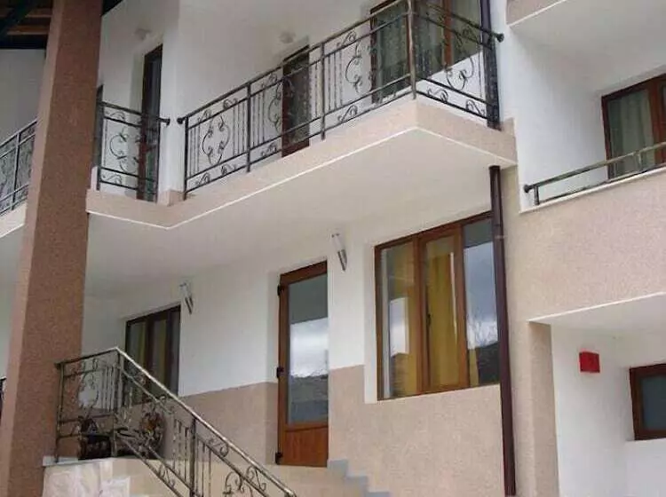 فندق Centaur Family