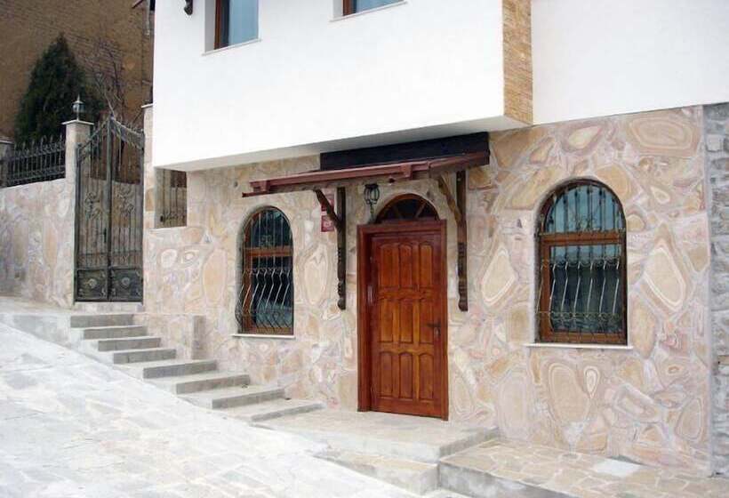 בית מלון כפרי Centaur Family