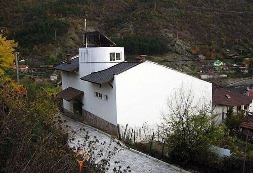 בית מלון כפרי Centaur Family