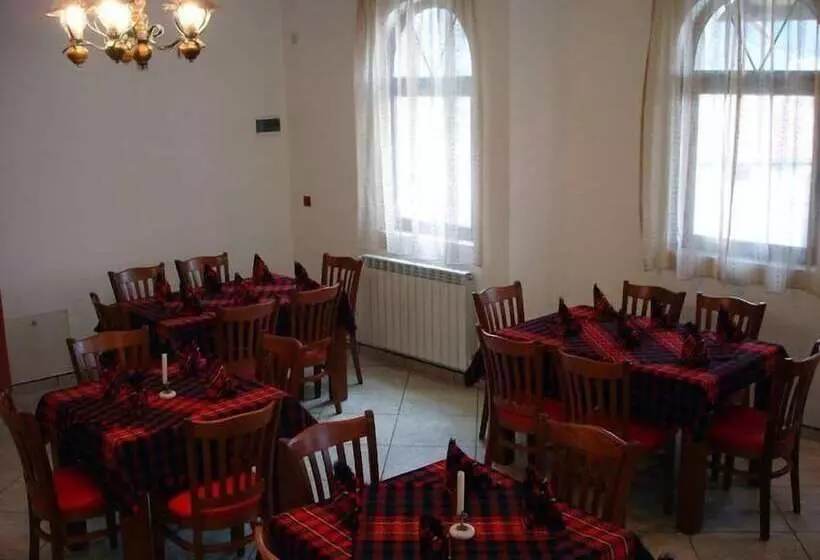 فندق Centaur Family