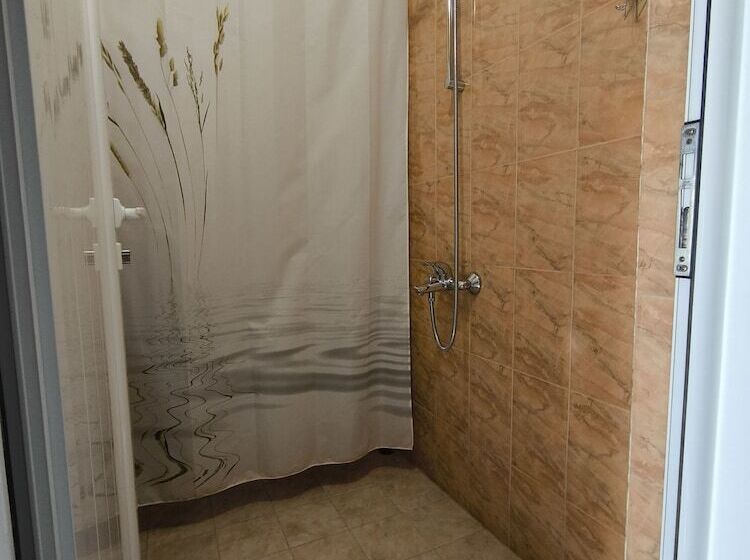 בית מלון כפרי Centaur Family