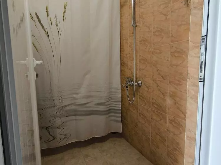 فندق Centaur Family