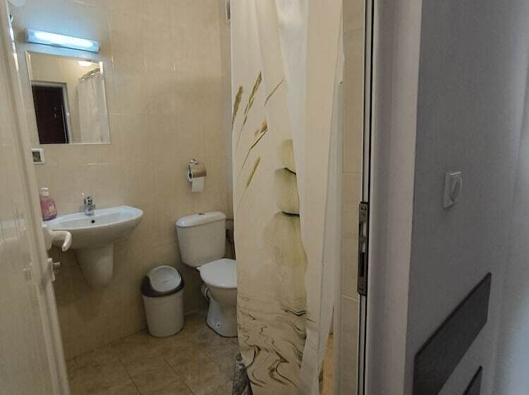 בית מלון כפרי Centaur Family