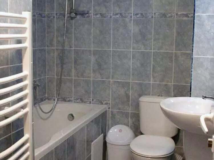 فندق Centaur Family