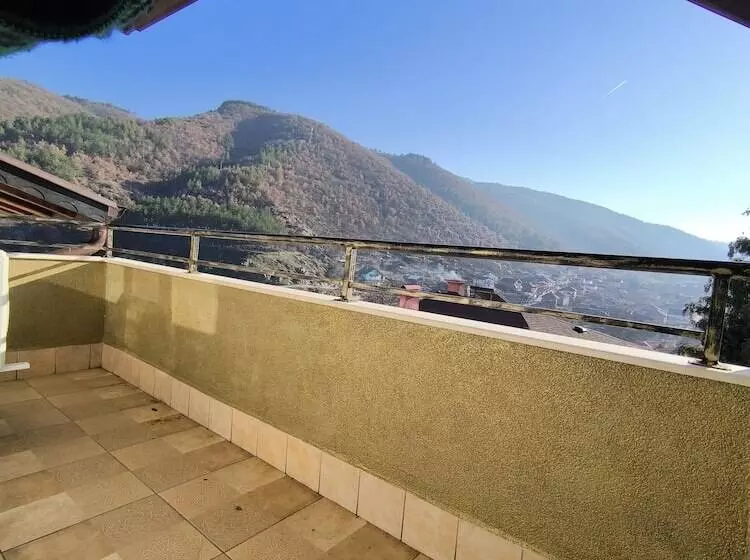 فندق Centaur Family