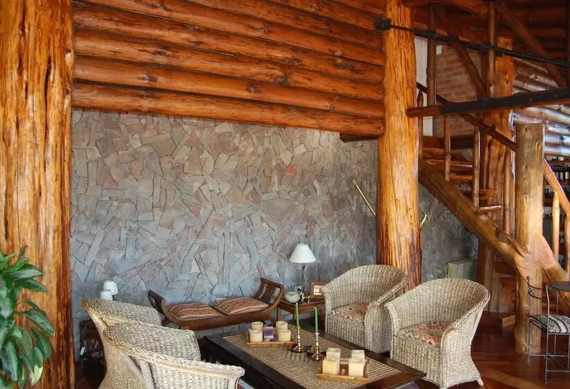 בית מלון כפרי Los Canelos