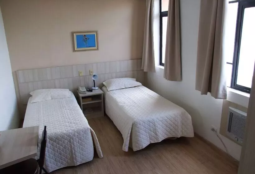 Hotel Rede Andrade Guaira