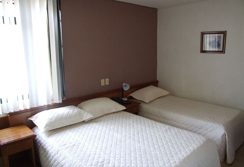 Hotel Rede Andrade Guaira