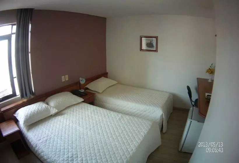 Hotel Rede Andrade Guaira