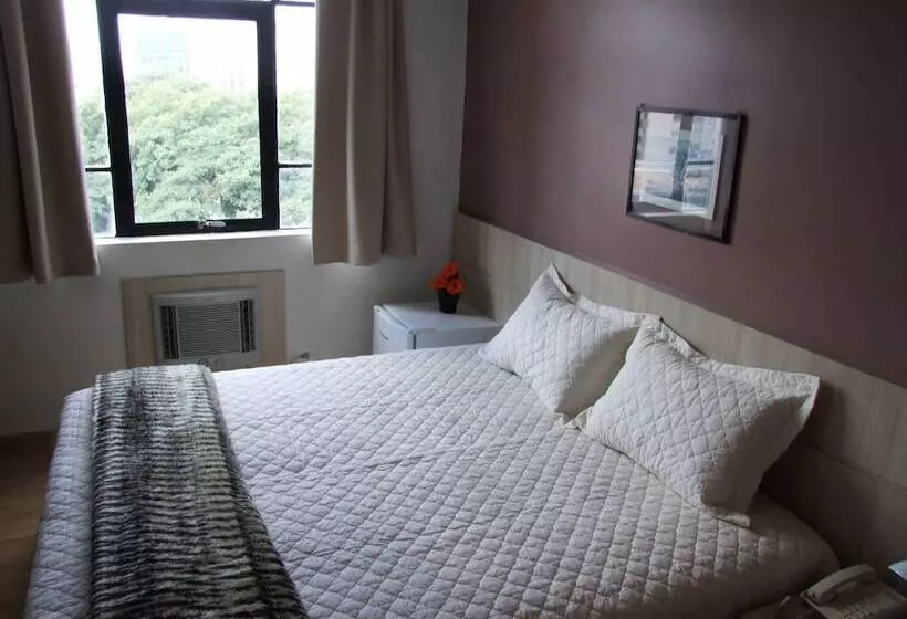 Hotel Rede Andrade Guaira