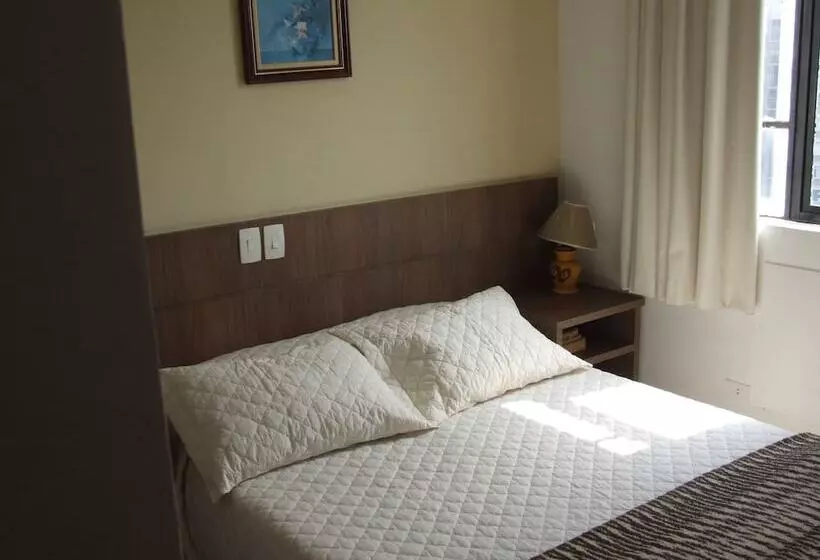 Hotel Rede Andrade Guaira