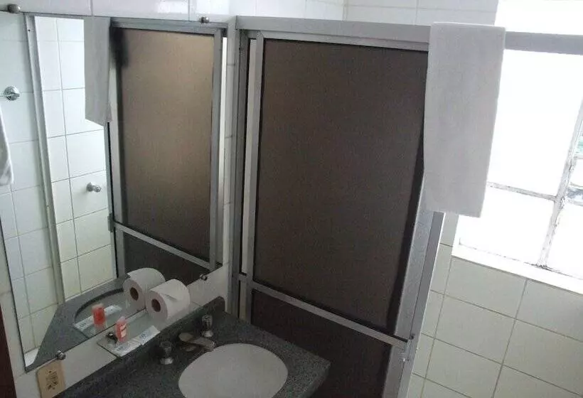 Hotel Rede Andrade Guaira