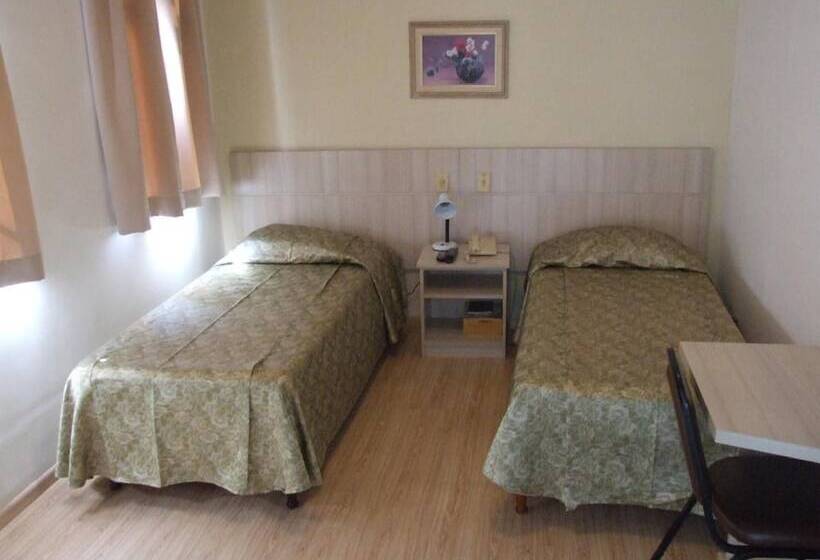 Hotel Rede Andrade Guaira