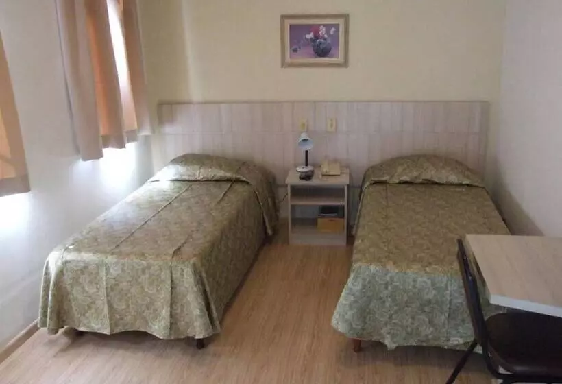 Hotel Rede Andrade Guaira