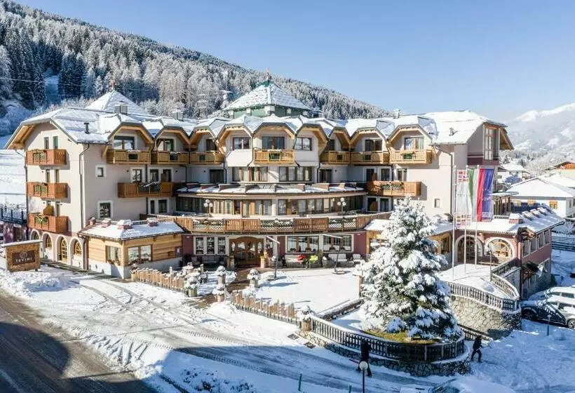 Отель Tevini Dolomites Charming