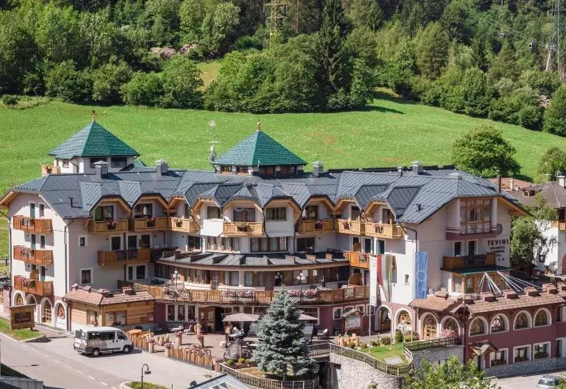 Отель Tevini Dolomites Charming