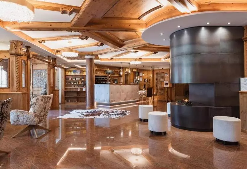 Отель Tevini Dolomites Charming