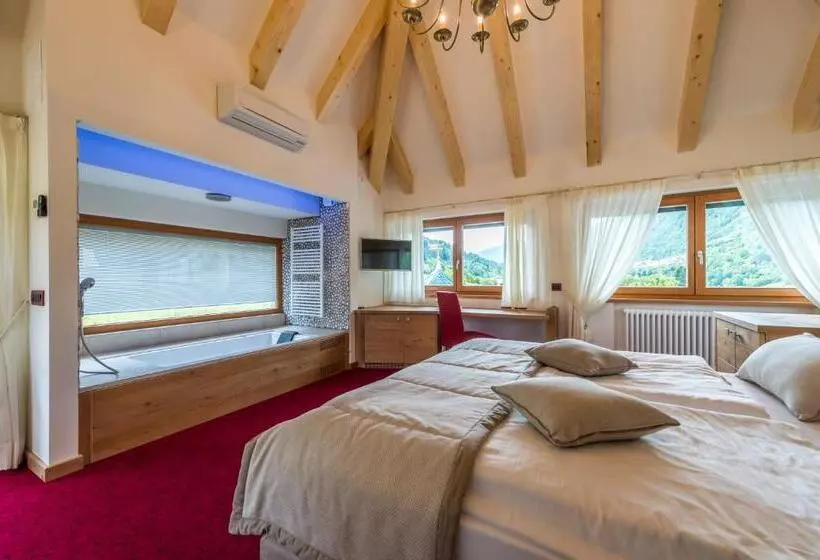 Отель Tevini Dolomites Charming