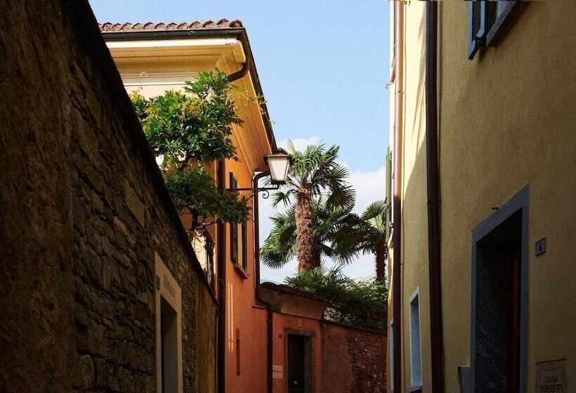 Vista Lakefront Boutique