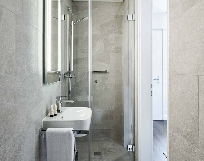 Vista Lakefront Boutique