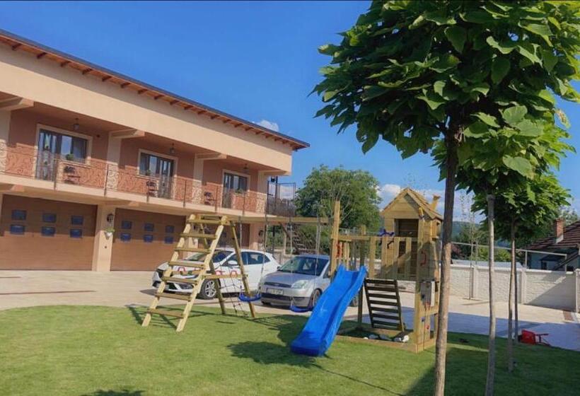 تختخواب و صبحانه Casa Erk