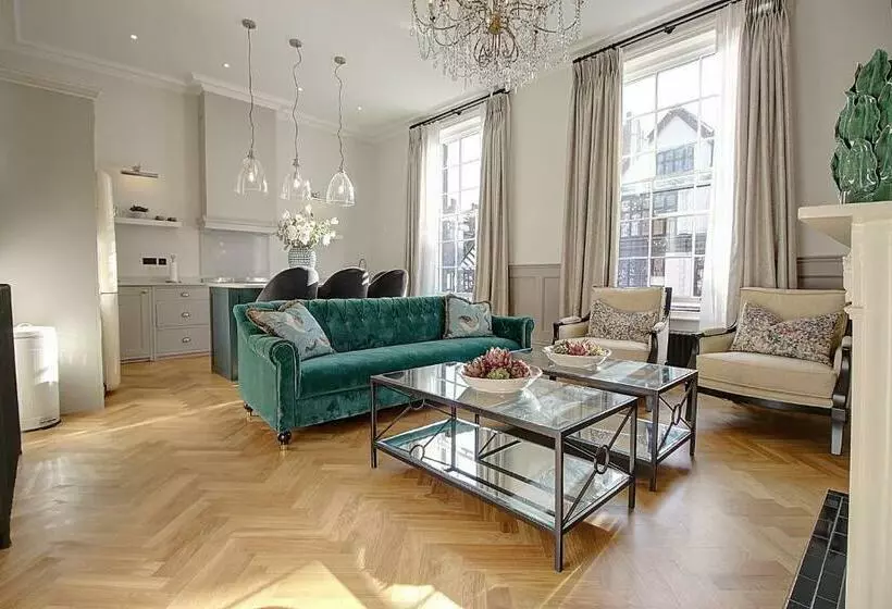 Ch1 Boutique Stays Roman Bath Suite