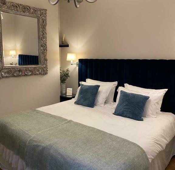 Ch1 Boutique Stays Roman Bath Suite