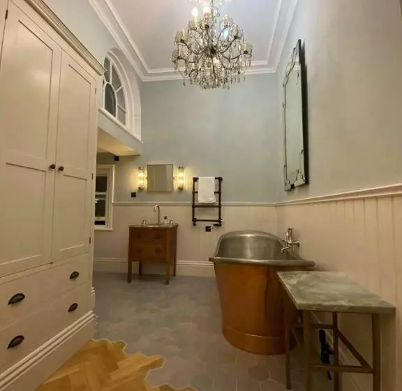 Ch1 Boutique Stays Roman Bath Suite