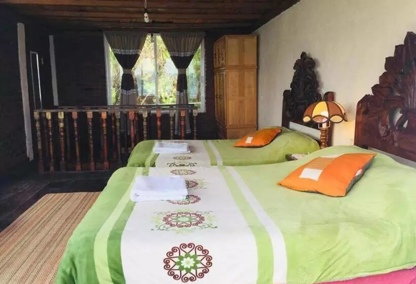 Hotelli Cabañas Zirahuen Los Angeles