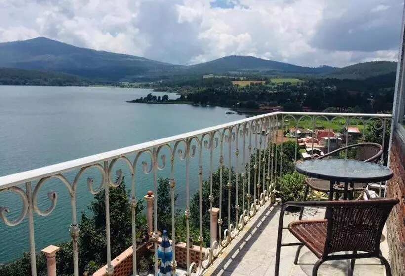 Hotelli Cabañas Zirahuen Los Angeles