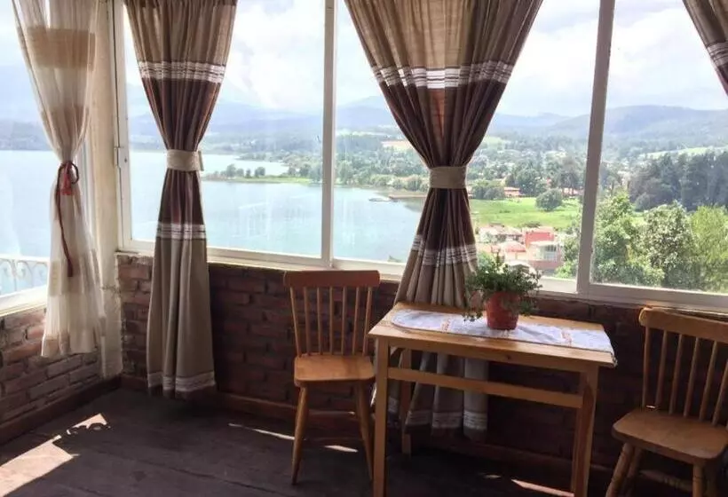 Hotelli Cabañas Zirahuen Los Angeles