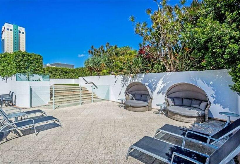 בית מלון כפרי Legends  Penthouse Lvl Spa Suite In Surfers Paradise