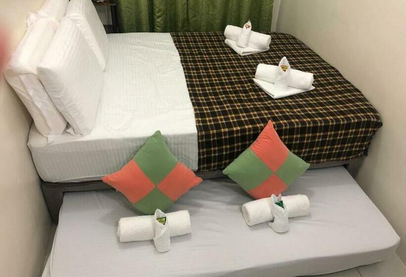 Stays At Green Residences Studio Couples Bed With Complimentary Breakfast For 2