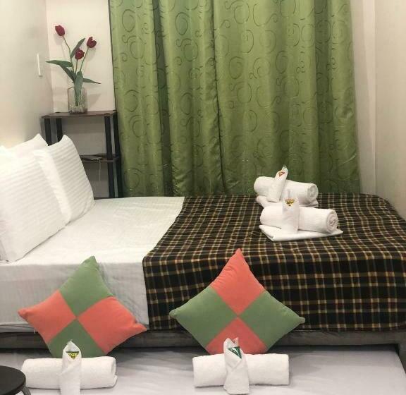 Stays At Green Residences Studio Couples Bed With Complimentary Breakfast For 2