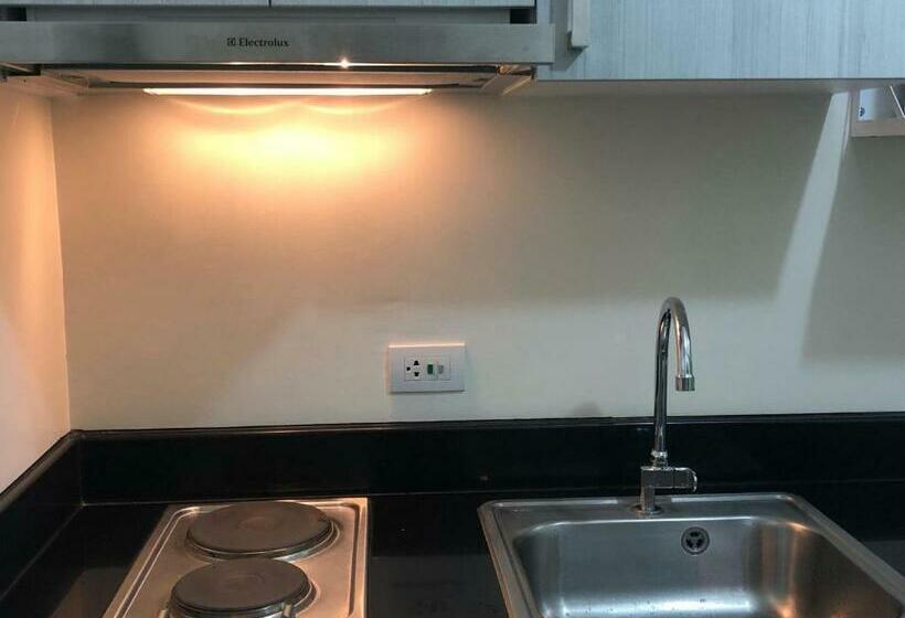 Stays At Green Residences Studio Couples Bed With Complimentary Breakfast For 2