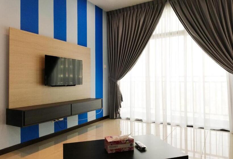 בית מלון כפרי Molek Regency Taman Molek