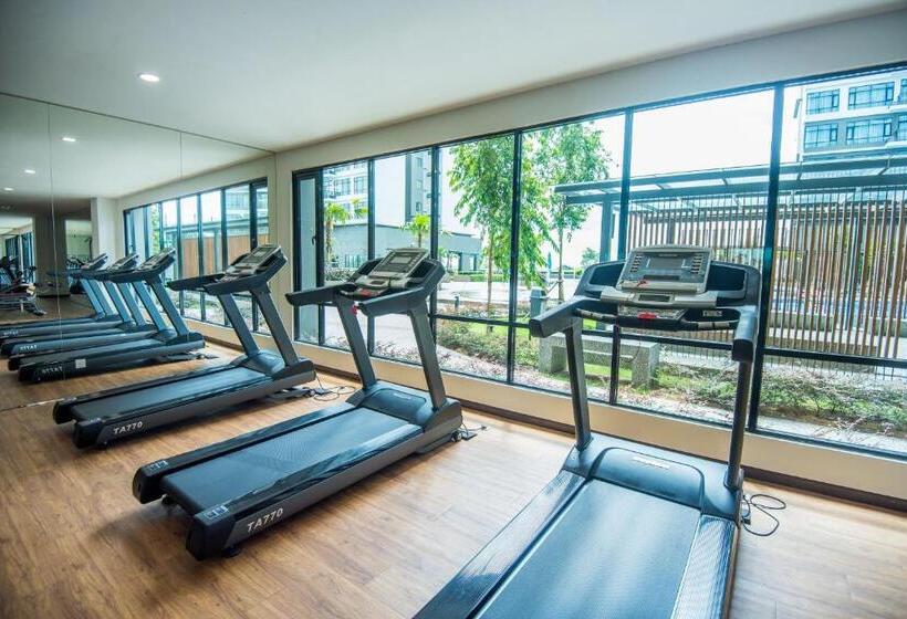 בית מלון כפרי Molek Regency Taman Molek