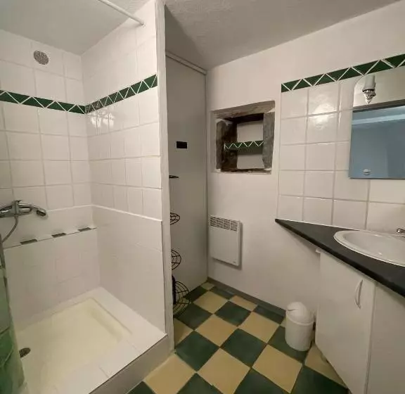 Majatalo Gîte L Escoussou Au Calme, 6p, 4ch, 130m2, Charme Et Nature, Piscine Chauffée, Sud Ardèche