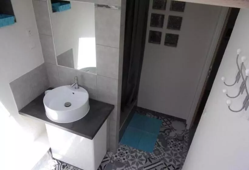 Majatalo Gîte L Escoussou Au Calme, 6p, 4ch, 130m2, Charme Et Nature, Piscine Chauffée, Sud Ardèche