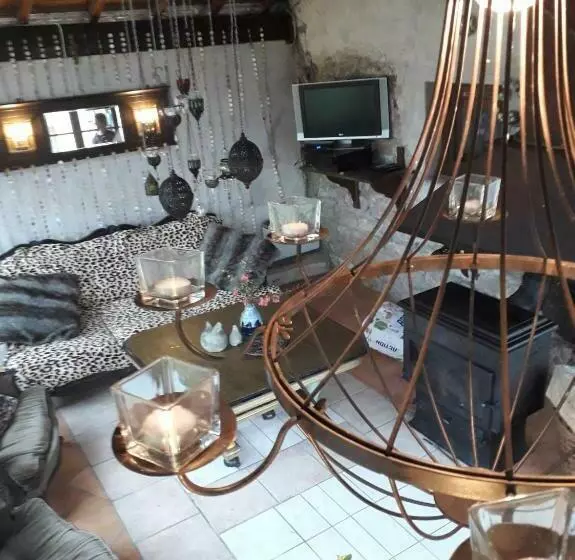 Aamiaismajoitus (B&B) Dependance Du Moulin Galuzot